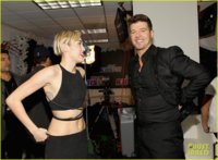 miley-cyrus-robin-thicke-reunite-at-kiis-fm-jingle-ball-2013-01.jpg