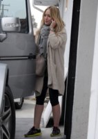 Hilary+Duff+Going+To+The+Gym+NLaKcjEx6K2x.jpg