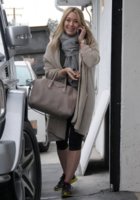 Hilary+Duff+Going+To+The+Gym+HCDkERNYfQ1x.jpg