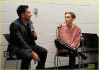miley-cyrus-backstage-at-power-961-jingle-ball-2013-01.jpg