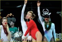miley-cyrus-backstage-at-power-961-jingle-ball-2013-11.jpg