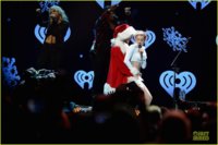 miley-cyrus-white-hot-for-hot-995-jingle-ball-2013-10.jpg