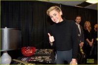 miley-cyrus-set-to-host-beacher-madhouse-vegas-unveiling-02.jpg