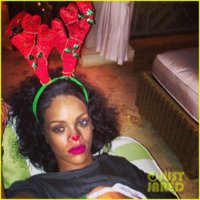 rihanna-is-a-red-nosed-reindeer-at-her-christmas-eve-party-04.jpg