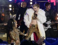 article-2532058-1A5D598000000578-76_634x498.jpg