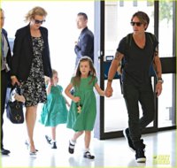 nicole-kidman-keith-urban-fly-out-of-sydney-with-the-girls-03.jpg