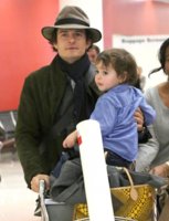 Orlando+Bloom+Son+Flynn+Arriving+Flight+LAX+Vw7JttOqfrKx.jpg