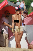 rihanna-topless-beach-photos-0118-480w.jpg