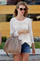 rosie-huntington-whiteley-malibu-pic113988.jpg
