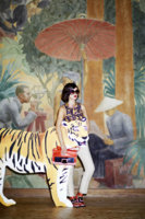 catalog_rogervivier_ss2014_rvb_hd%20(18).jpg