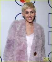 miley-cyrus-clive-davis-pre-grammy-gala-2014-06.jpg