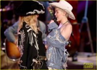 watch-every-miley-cyrus-mtv-unplugged-performance-here-11.jpg