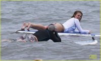 leann-rimes-eddie-cibrian-surfing-couple-in-hawaii-04.jpg