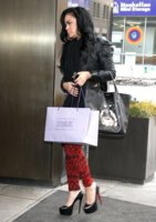 Emily+B+Goes+Shopping+Apple+iqwVF5AT7tEl.jpg Emily+B+Goes+Shopping+Apple+iqwVF5AT7tEl.jpg