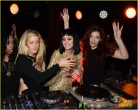 lorde-takes-on-dj-duties-with-katy-perry-ellie-goulding-brit-awards-after-party-01.jpg