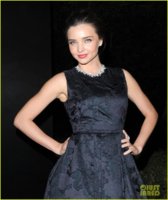 miranda-kerr-jessica-alba-hm-paris-fashion-show-14.jpg
