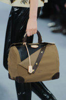 555_Louis_Vuitton_Fall_2014_Details_b8xQD4huAtMl.jpg