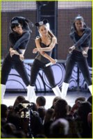 ariana-grande-radio-disney-music-awards-2014-01.jpg