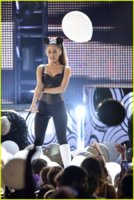 ariana-grande-radio-disney-music-awards-2014-02.jpg