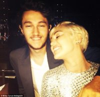 article-2641215-1E425C9700000578-362_638x619.jpg