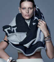 regina-krilow-by-zee-nunes-for-vogue-brazil-june-2014-6.png