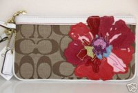 poppy wristlet.jpg