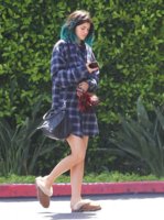Kylie+Jenner+Heads+Office+Without+Makeup+hOxe1R7zr8Kl.jpg
