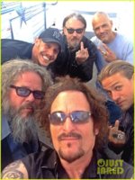 charlie-hunnam-sons-of-anarchy-cast-back-filming-sharing-new-pics-16.jpg