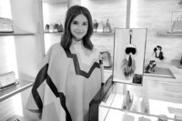 miroslava_duma_555386617_north_883x.jpg