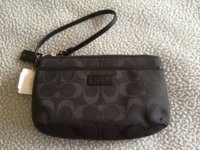 IMG_3073 F51685 Black Med Wristlet PRK SIG MED WRSTLET 2950 600.jpg