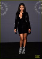 nicki-minaj-jessie-j-vmas-pressroom-01.jpg
