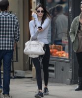 1413671147664_Image_galleryImage_Kendall_Jenner_and_Hailey.JPG