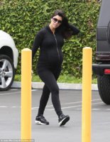 1413882331990_wps_27_Kourtney_Kardashian_wears.jpg