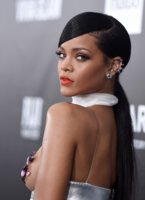 Rihanna+Arrivals+amfAR+Inspiration+LA+Gala+eZ4LrKjkC4Hx.jpg