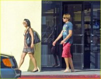 normal_zanessa-shopping-04.jpg