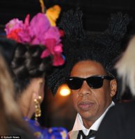 1414840681985_wps_88_Beyonce_Jay_Z_and_Blue_Iv.jpg