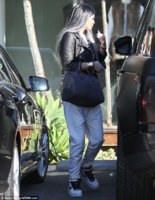 1415061420355_Image_galleryImage_Kylie_Jenner_leaving_Andy.JPG