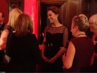 234E8E3B00000578-2841364-Flown_off_the_shelves_Another_Clarence_House_tweet_shoes_Kate_we-46_141.jpg