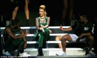 23E5A44800000578-2866500-Fur_real_Iggy_rocked_an_oversized_multicoloured_cardigan_and_bla-a-19_1.jpg
