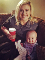 kelly-clarkson-1-300.jpg