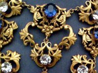 johnecklacedetailpicture1.jpg