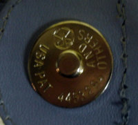 snap detail on pouch 4156 006.jpg
