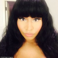 2581C48F00000578-2945814-Make_up_selfie_Nicki_showed_off_her_make_up_with_a_pre_party_sel-a-187_.jpg