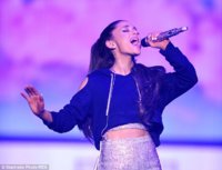 261E653A00000578-2971410-What_a_wardrobe_Ariana_sang_her_heart_out_in_a_number_of_fun_and-a-67_1.jpg