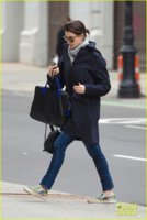 emily-blunt-grinds-up-on-anne-hathaway-lip-sync-battle-11.jpg