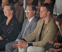 279CB4A700000578-3041048-Supportive_The_model_s_NFL_star_husband_Tom_Brady_was_watching_p-a-106_.jpg