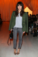 Miroslava+Duma+Steven+Khalil+Front+Row+Mercedes+YzqJxiyrFnox.jpg