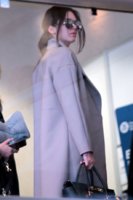 PAY-Kendall-Jenner-avoids-the-press-at-LAX-as-she-heads-to-New-York-the-morning-after-her-father.jpg
