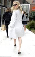 2806622600000578-3056228-Simply_chic_The_Other_Woman_actress_was_a_sight_to_behold_as_she-a-2_14.jpg