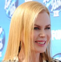 28ACBC9F00000578-3082616-Frozen_in_time_Nicole_Kidman_s_appearance_raise_eyebrow_as_she_a-a-23_1.jpg